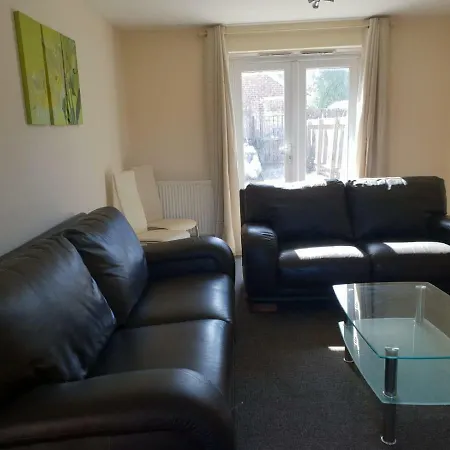 Clough Close 3*